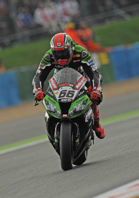 Tom Sykes, being aggressive...