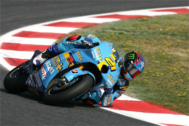 Look closely. Hopper has his elbow down. That's leaning over quite a long way...