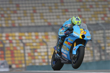 Chris Vermeulen continues to improve, as does the Rizla Suzuki