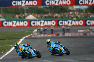 Chris Vermeulen and John Hopkins obliged us with a proper race for a few laps at least.