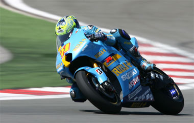 Out of the race and off the bike, Chris Vermeulen picked it up *and* set the fastest lap on his way to five points. What a guy...