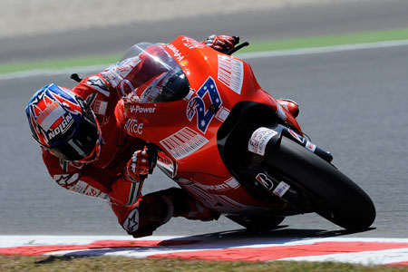 He didn't win, but for sheer effort Casey Stoner deserves this picture. He's trying quite hard here, too...