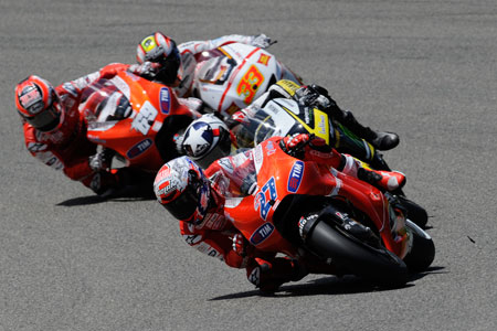 Before it all went wrong. Stoner leads Spies from Hayden and Melandri...(Ducati)