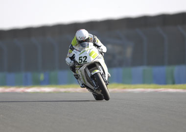 Just how hard is James Toseland opening the throttle here? 