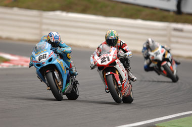 And the crowd went wild...Tom Sykes edges Bayliss out exiting Druid's