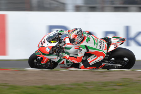 Max Biaggi, the sole factory Aprilia today but still leading the title hunt by some way...